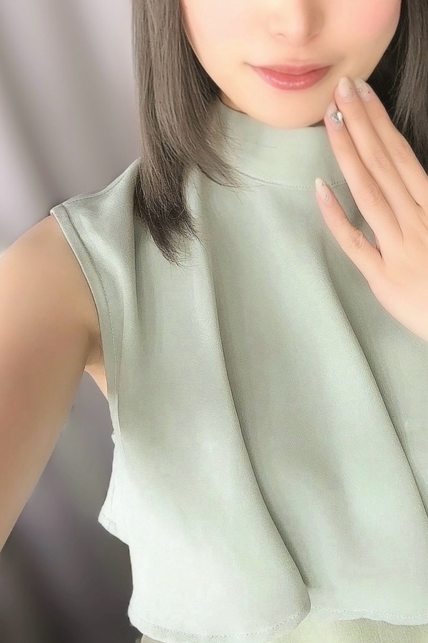 西井出　ゆりな